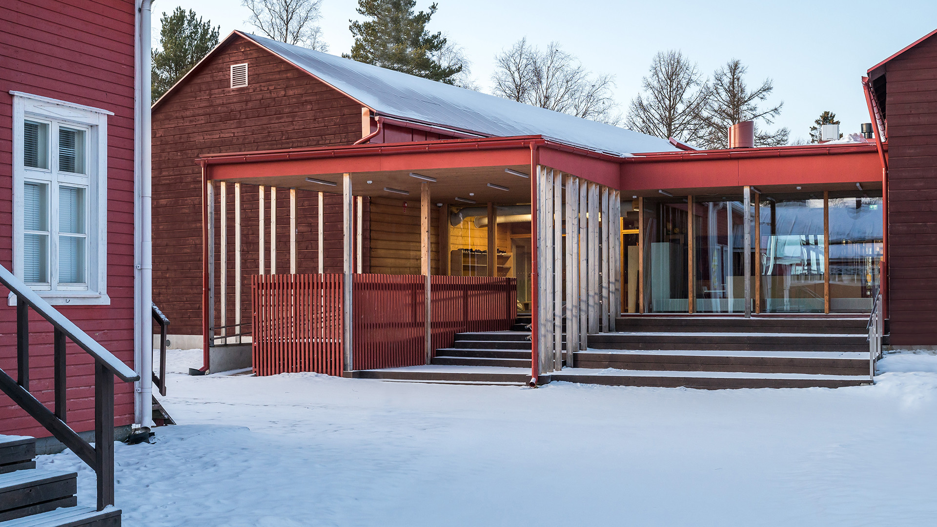 Lumijoen hirsikoulu | Rakennusyhtiö Observo. Kuva LUO arkkitehdit